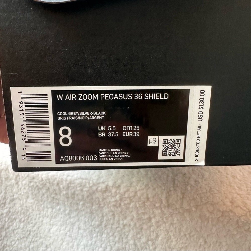 Women’s Nike Shoes - Picture 10 of 10
